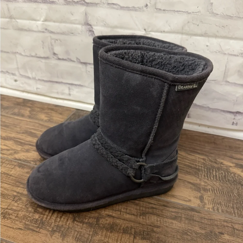 Bearpaw Adele Gray Suede Boots Size 7 Faux Fur Lining‎ Braided Strap Buckle